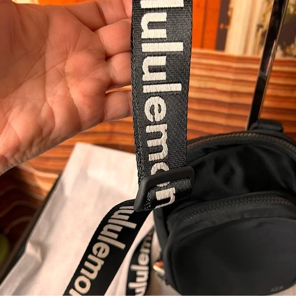 lululemon the rest is written Black Bag with Adjustable crossbody Straps - Picture 4 of 16